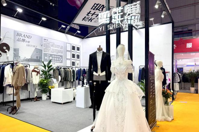 澳门威尼斯人以衣载道奕生爱解释全场景穿衣艺术